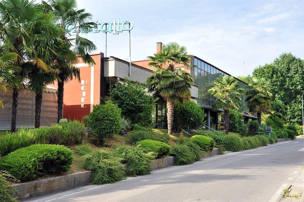 Hotel Cristallo Barga Fornaci di Barga المظهر الخارجي الصورة