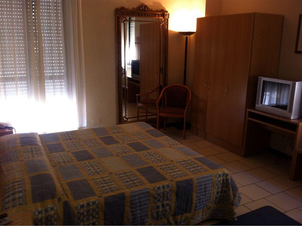 Hotel Cristallo Barga Fornaci di Barga المظهر الخارجي الصورة