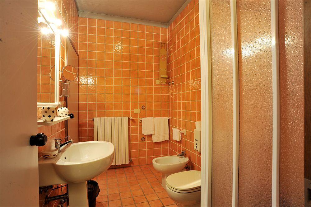 Hotel Cristallo Barga Fornaci di Barga المظهر الخارجي الصورة