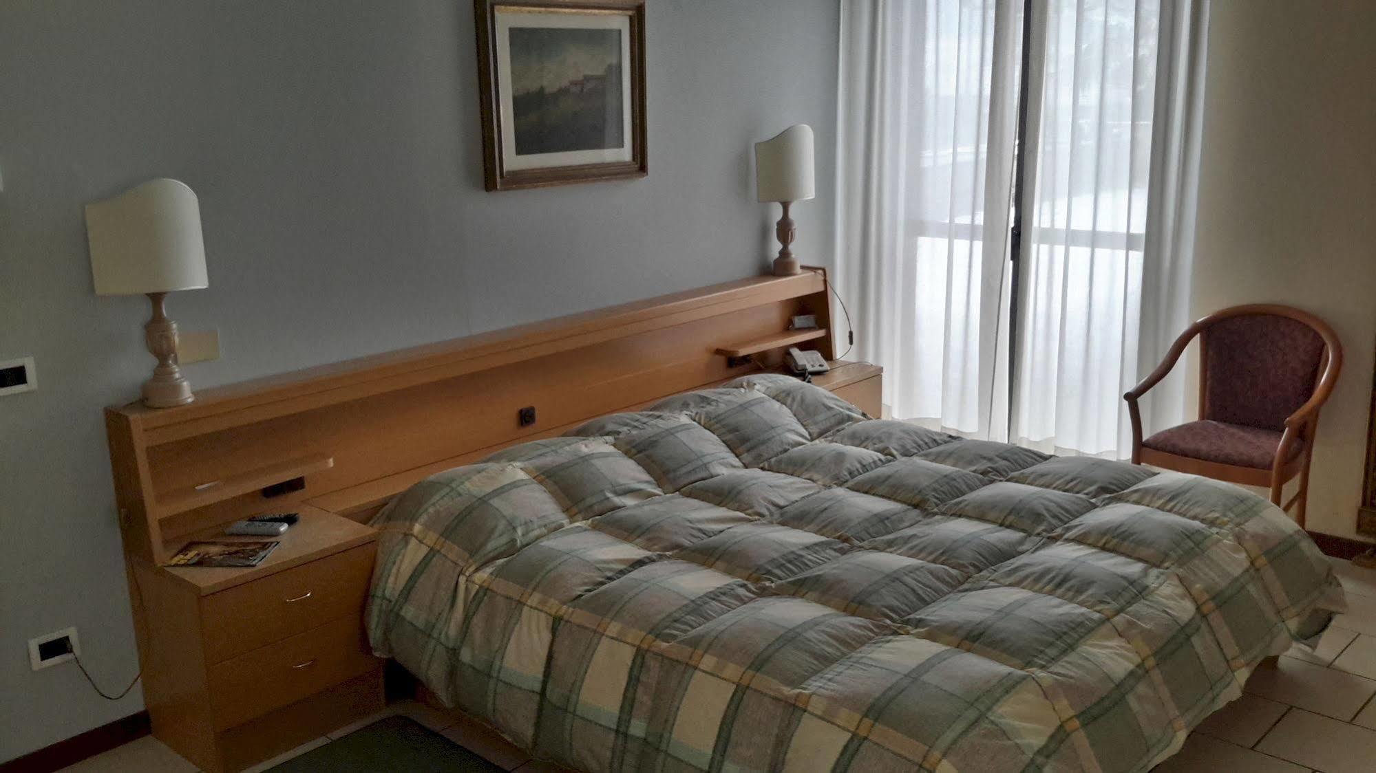 Hotel Cristallo Barga Fornaci di Barga المظهر الخارجي الصورة